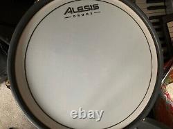 ALESIS STRIKE PRO SE drum kit