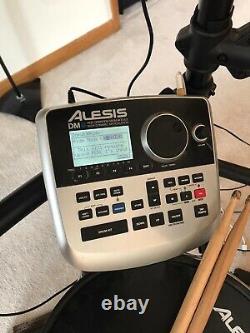Aesis DM8 Electronic Drum Kit With Stool Plus Drum Sticks And Pearl Foot Pedal