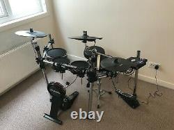 Alesis Crimson Drum Kit + Tama Iron Cobra HP900 double kick pedal + Pearl Throne