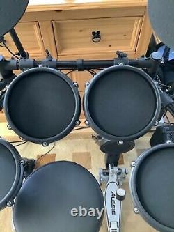 Alesis NItro Mesh Electronic Drum Set Snare Toms and 2 cymbals + stool & Amp