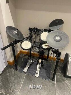 Black Yamaha Electronic Drum Kit Dtx540k (used)