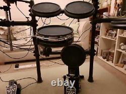 Electronic drum kit, G4U used only 5 times. Mesh snare, vinyl drums & cymbals