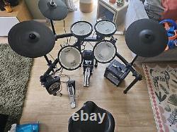 Eletronic drum kit Roland TD-11 With drum sticks & Mapex Drum Throne- Working