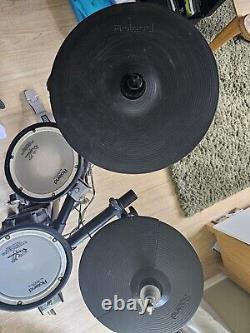 Eletronic drum kit Roland TD-11 With drum sticks & Mapex Drum Throne- Working