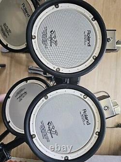 Eletronic drum kit Roland TD-11 With drum sticks & Mapex Drum Throne- Working