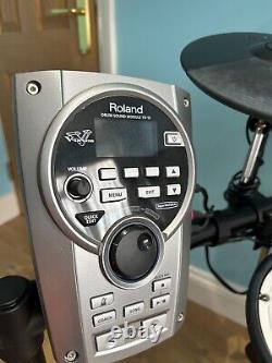 ROLAND Electronic V-Drum Kit (PM-10 TD-15 FD-8 MAPEX Bass Drum Kick Pedal)