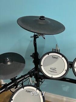 ROLAND Electronic V-Drum Kit (PM-10 TD-15 FD-8 MAPEX Bass Drum Kick Pedal)