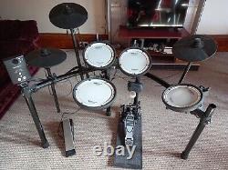 ROLAND TD-1DMK Electronic V-Drum Kit PLUS bass pedal and sound absorber