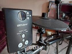 ROLAND TD-1DMK Electronic V-Drum Kit PLUS bass pedal and sound absorber