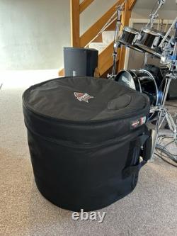 Roland KD200 MS Electronic Kick Drum 20 x 16 Incl. Drum Case