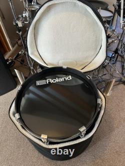 Roland KD200 MS Electronic Kick Drum 20 x 16 Incl. Drum Case