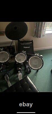Roland TD11 V-drums Electronic Drum Kit, With Roland PM30 Amplifier