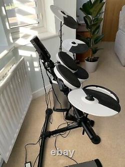Roland TD1-KV Electronic Kit + Roland PM-03 Drum Monitor + Stool + Accessories