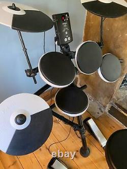 Roland TD-1K Electronic V Drum Kit + music book barely used, great condition