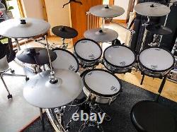 Roland TD-20KX V-Drums with BIG additions, Tama/Pearl hardware + hard cases