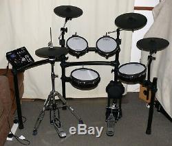 Roland TD-25KV NEW VERSION electronic V Drums kit with VH-11 hi hat SUPERB