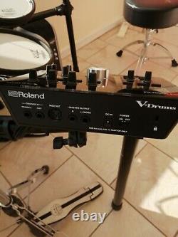 Roland TD-25kv Electronic V Drum Kit and Roland PM-03 amplifier