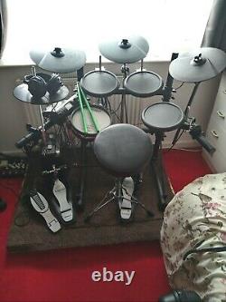 Roland TD-4 Electronic Drum Kit-Excellent