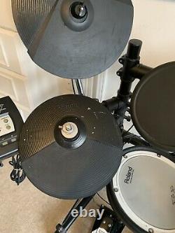 Roland electronic drum kit With Amp And Stool Good Condition