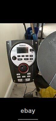 Roland td11 drum kit with stool great condition pick only from telford