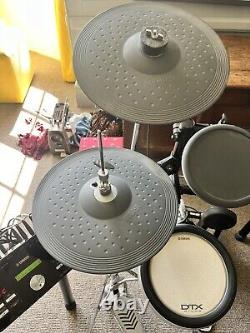 Yamaha DTX502 Electronic Drum kit and Throne