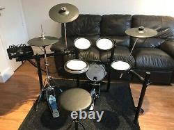 Yamaha DTX 582K Electronic Drum Kit. Roland TD. VDRUMS. Electric drums