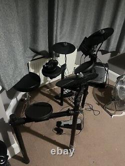 Yamaha Electronic Drum Kit DTX402