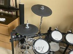 Yamaha dtx 582 K electronic drumkit. Stool and Roland drum amp pm30
